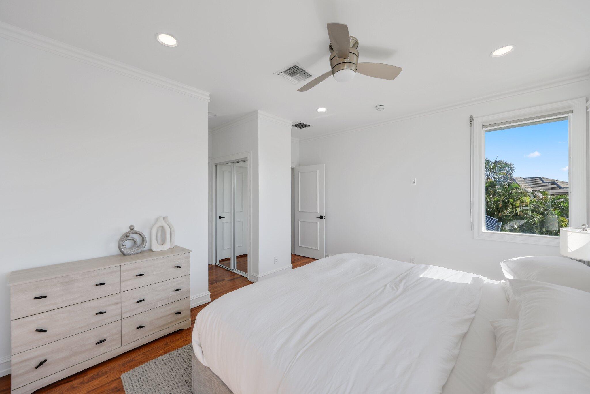 NEWPORT BAY CLUB - Residential