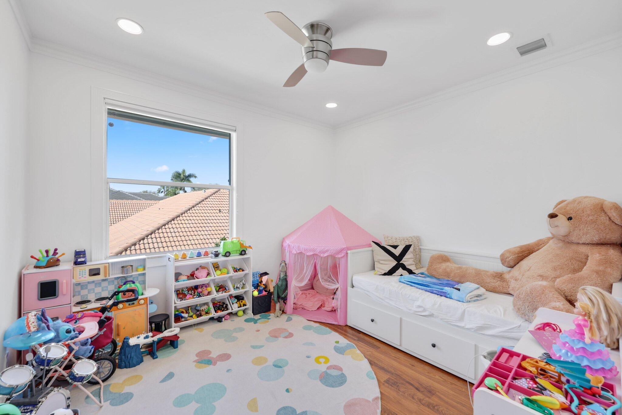 NEWPORT BAY CLUB - Residential