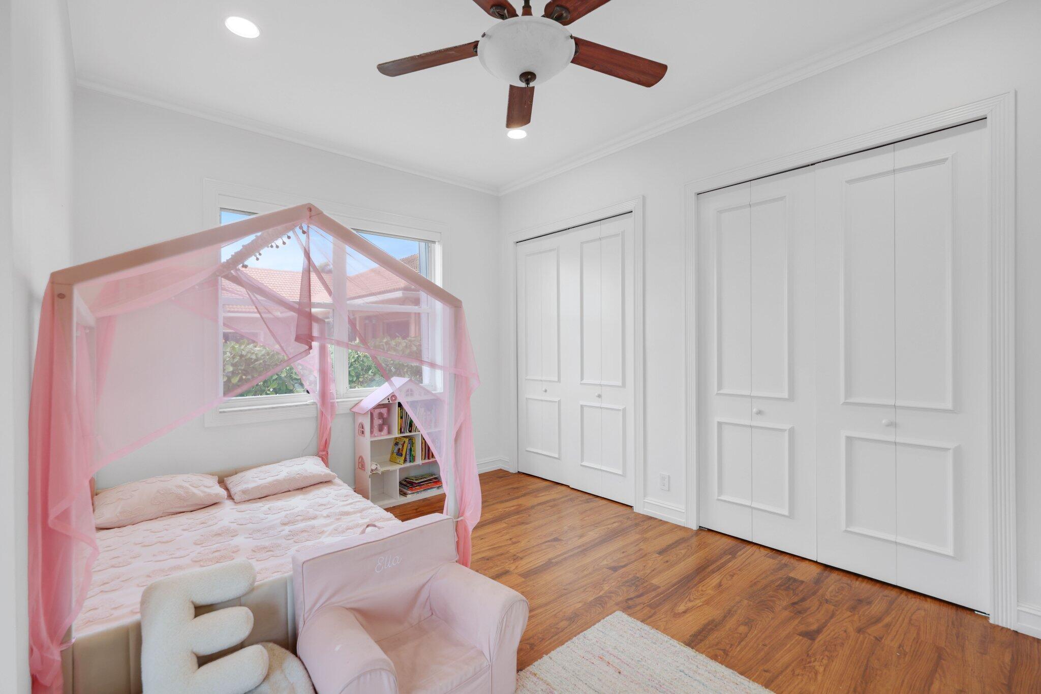 NEWPORT BAY CLUB - Residential