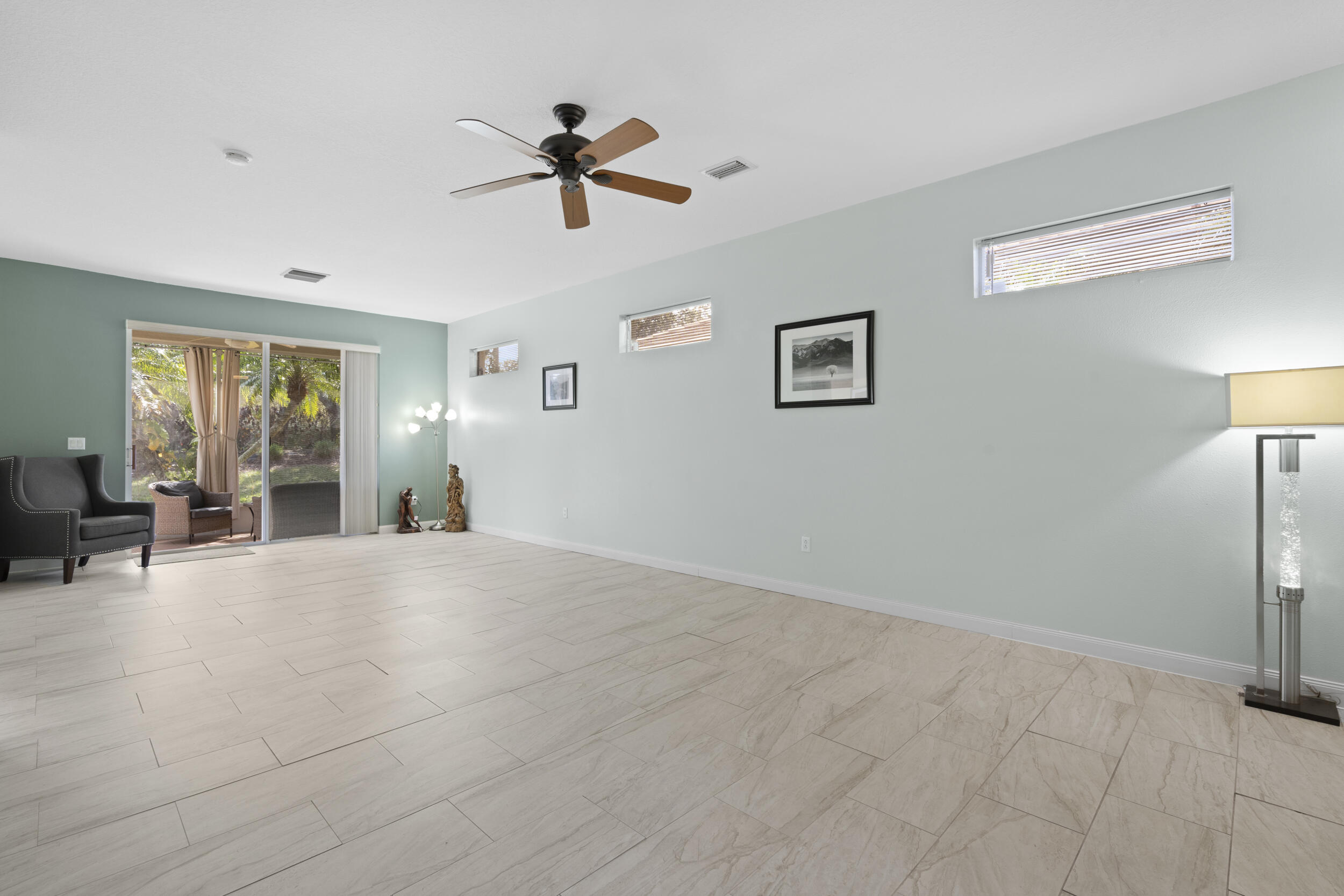 LAKEFOREST POINTE - Residential