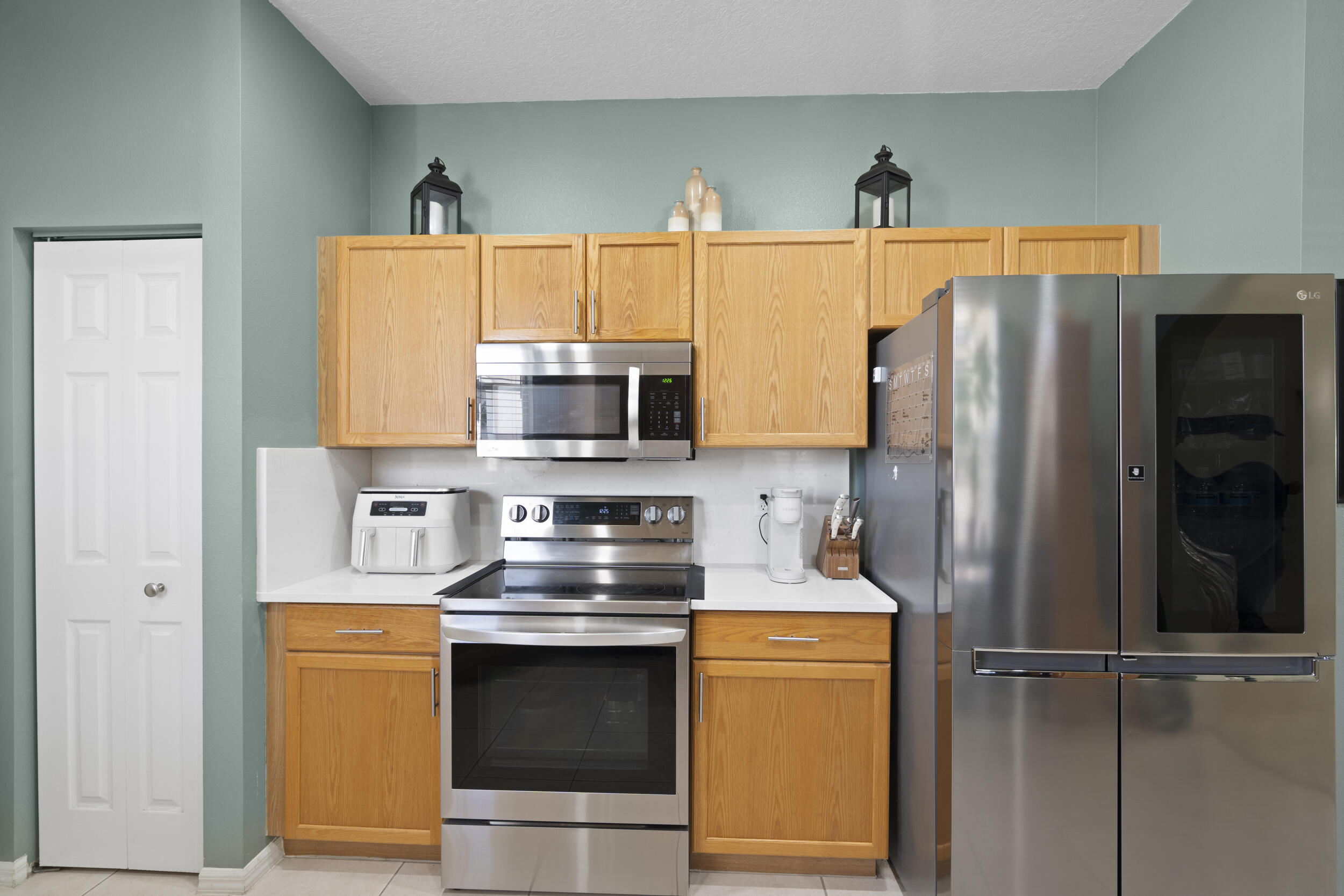 LAKEFOREST POINTE - Residential