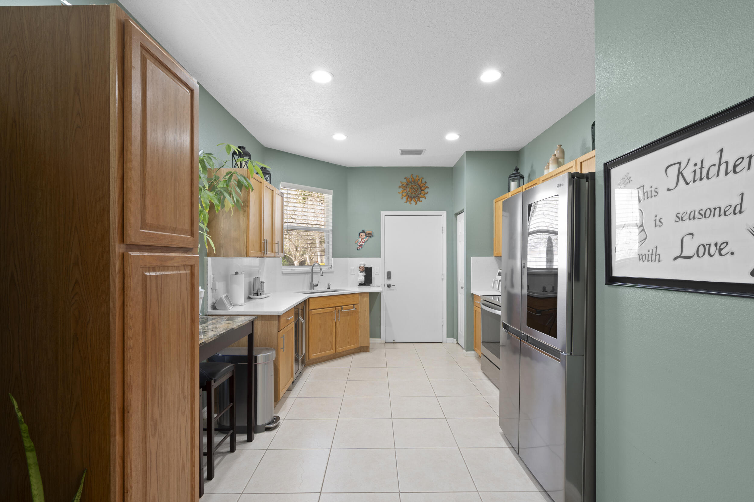 LAKEFOREST POINTE - Residential