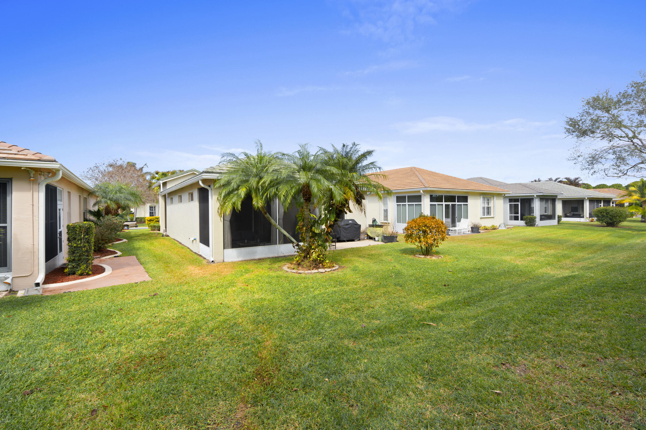 LAKEFOREST POINTE - Residential