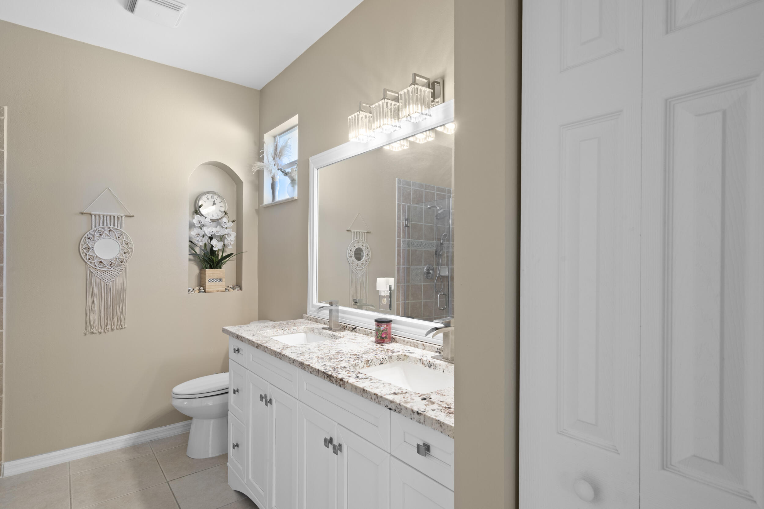 LAKEFOREST POINTE - Residential