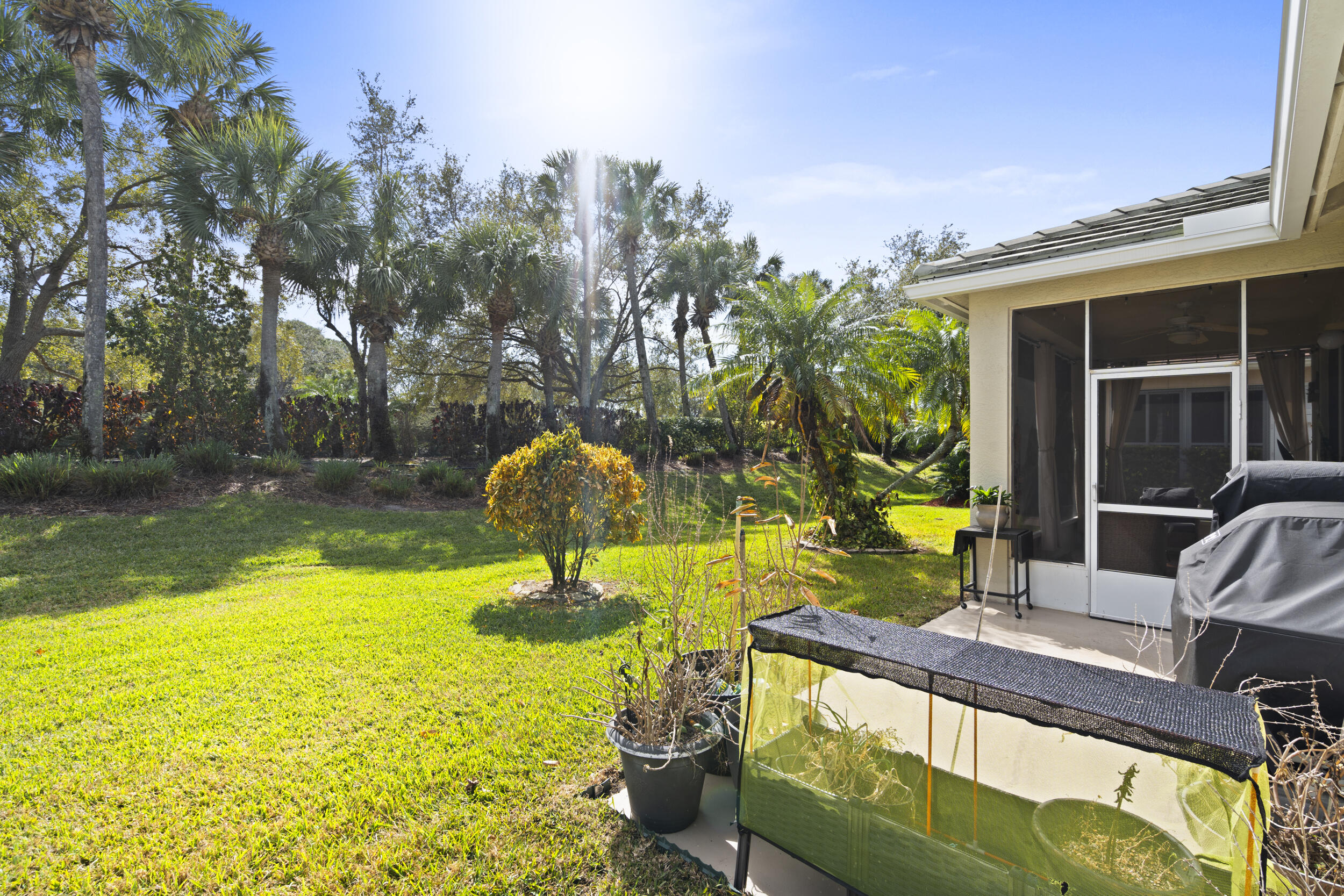 LAKEFOREST POINTE - Residential