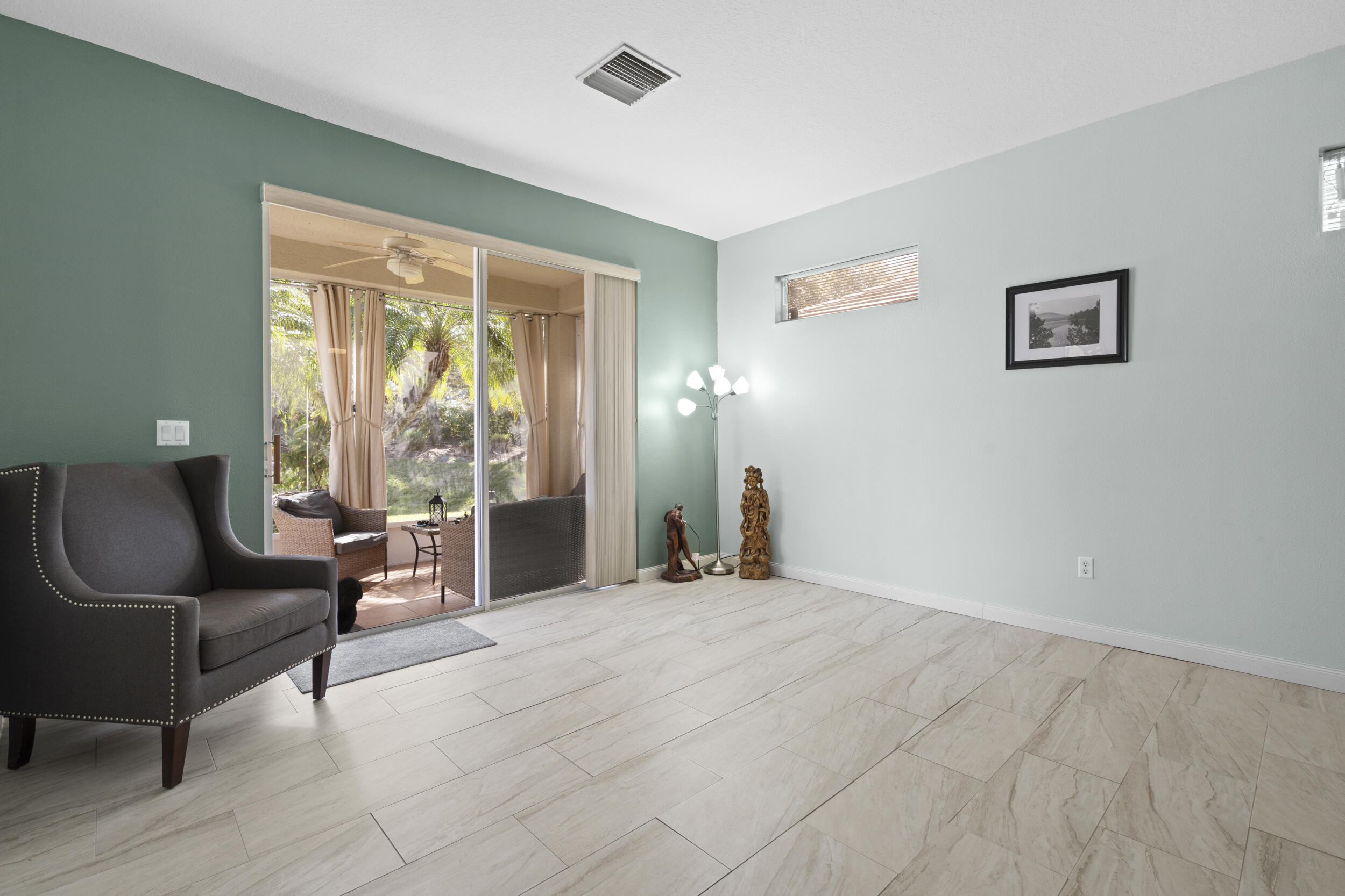 LAKEFOREST POINTE - Residential