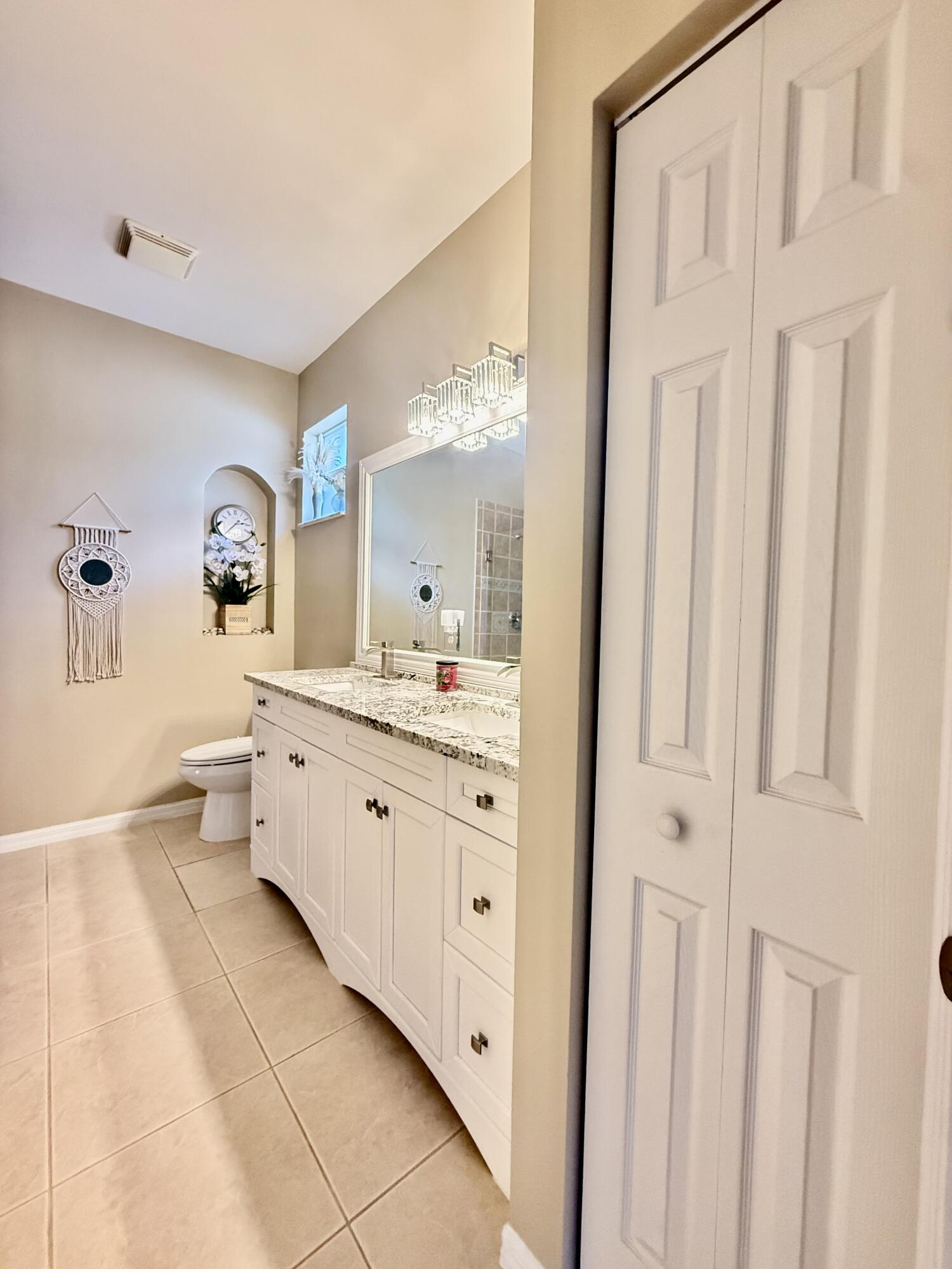 LAKEFOREST POINTE - Residential