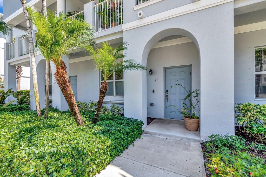 Photo of 1271 VÃ­A De Fossi St, Boynton Beach, FL 33426 (MLS # R11097746)