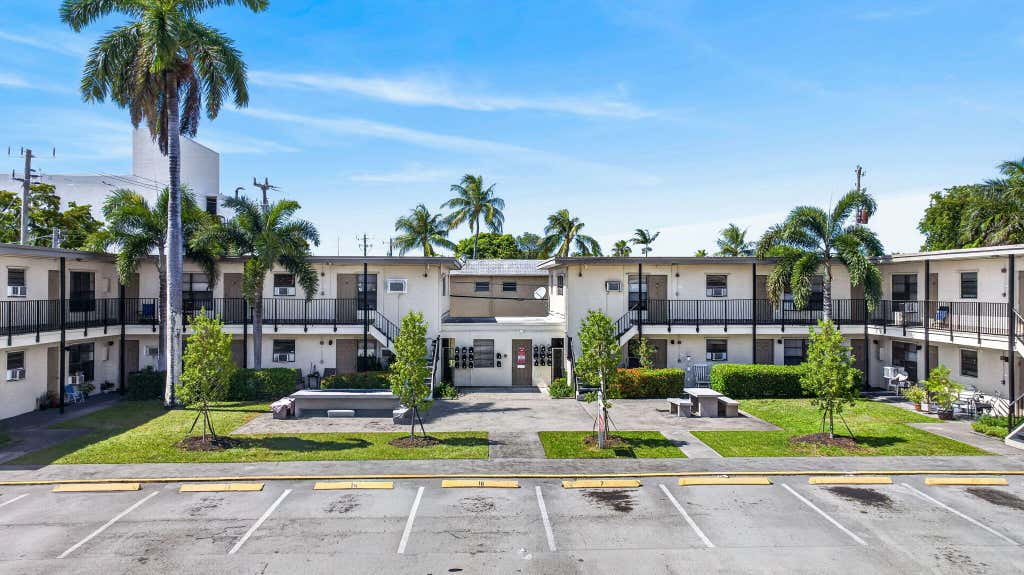 Photo of 2275 NE 12TH Street, Pompano Beach, FL 33062 (MLS # B26057380)