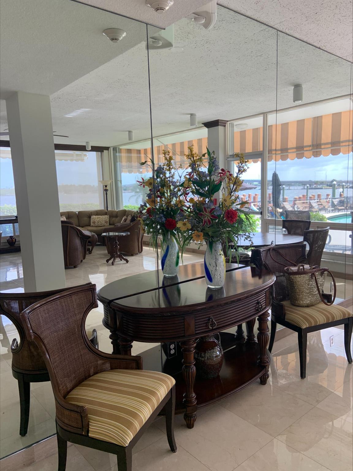 ROYAL SAXON INC - Residential Lease