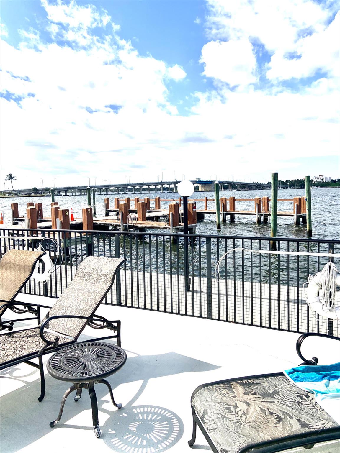 ROYAL SAXON INC - Residential Lease