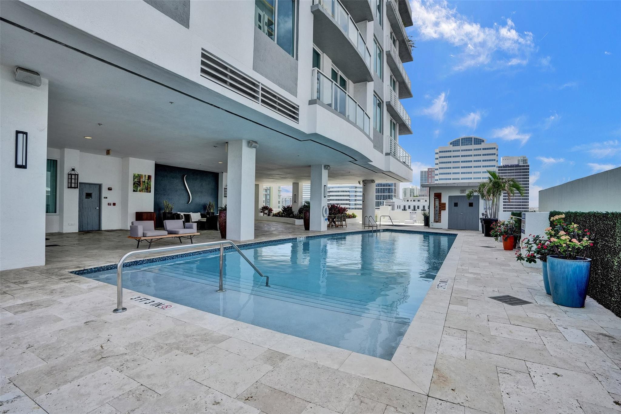 315 NE 3rd Ave 1209