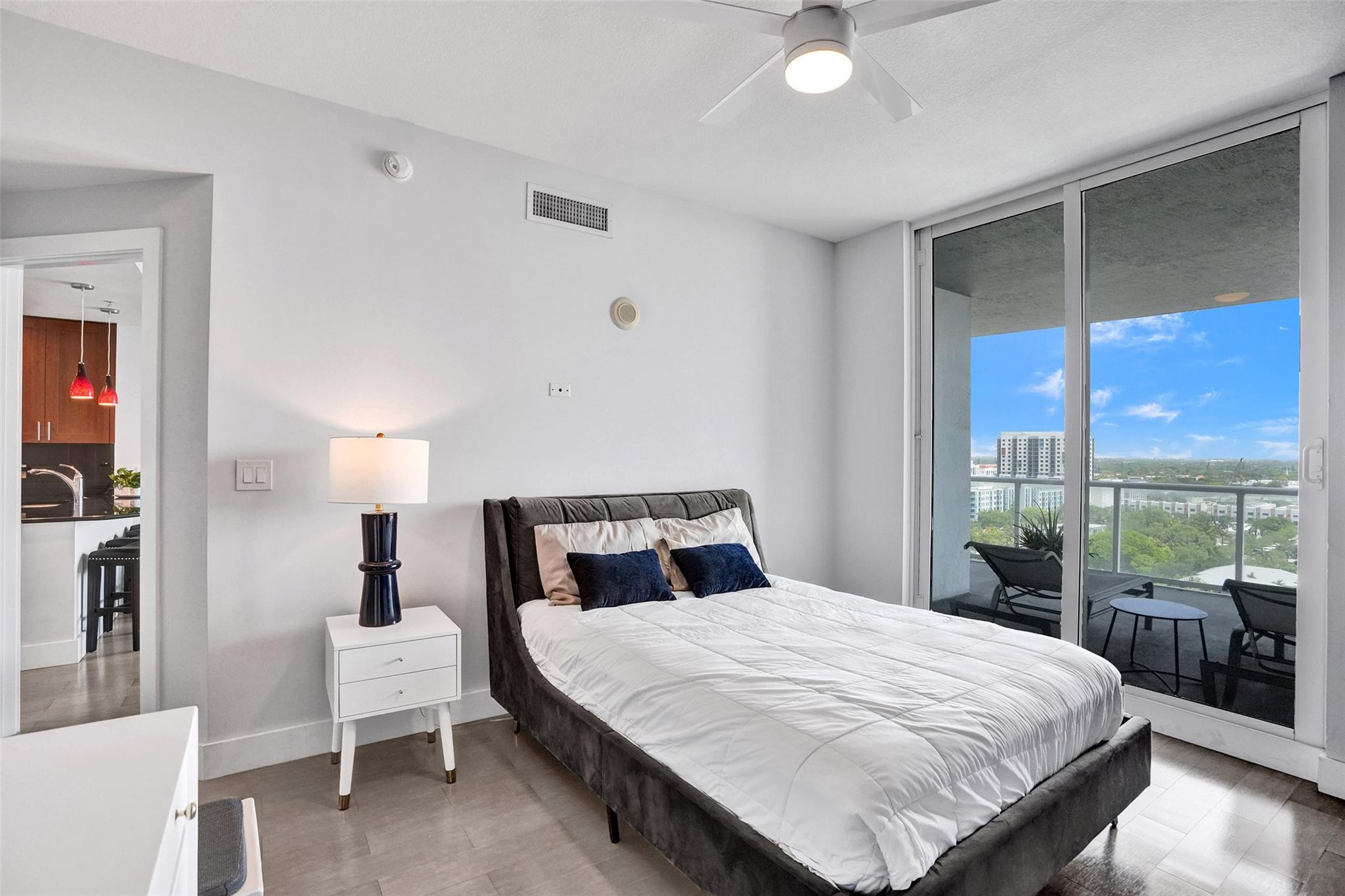 315 NE 3rd Ave 1209
