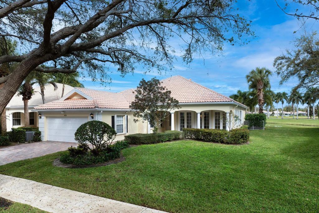 Photo of 400 Fonseca Way, Palm Beach Gardens, FL 33410 (MLS # R10964452)