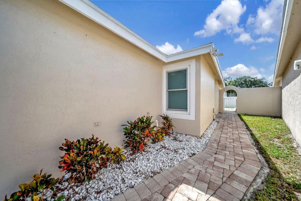 Photo of 4036 Eastridge Circle, Deerfield Beach, FL 33064 (MLS # F10507494)