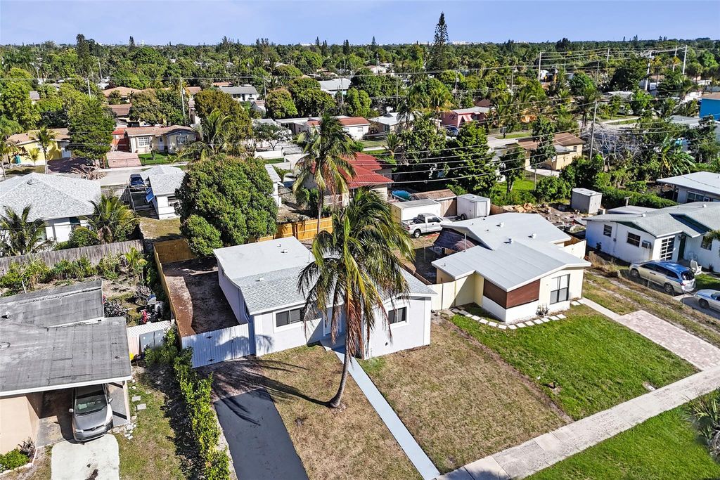 Photo of 171 Ocean Parkway, Boynton Beach, FL 33435 (MLS # F10546873)