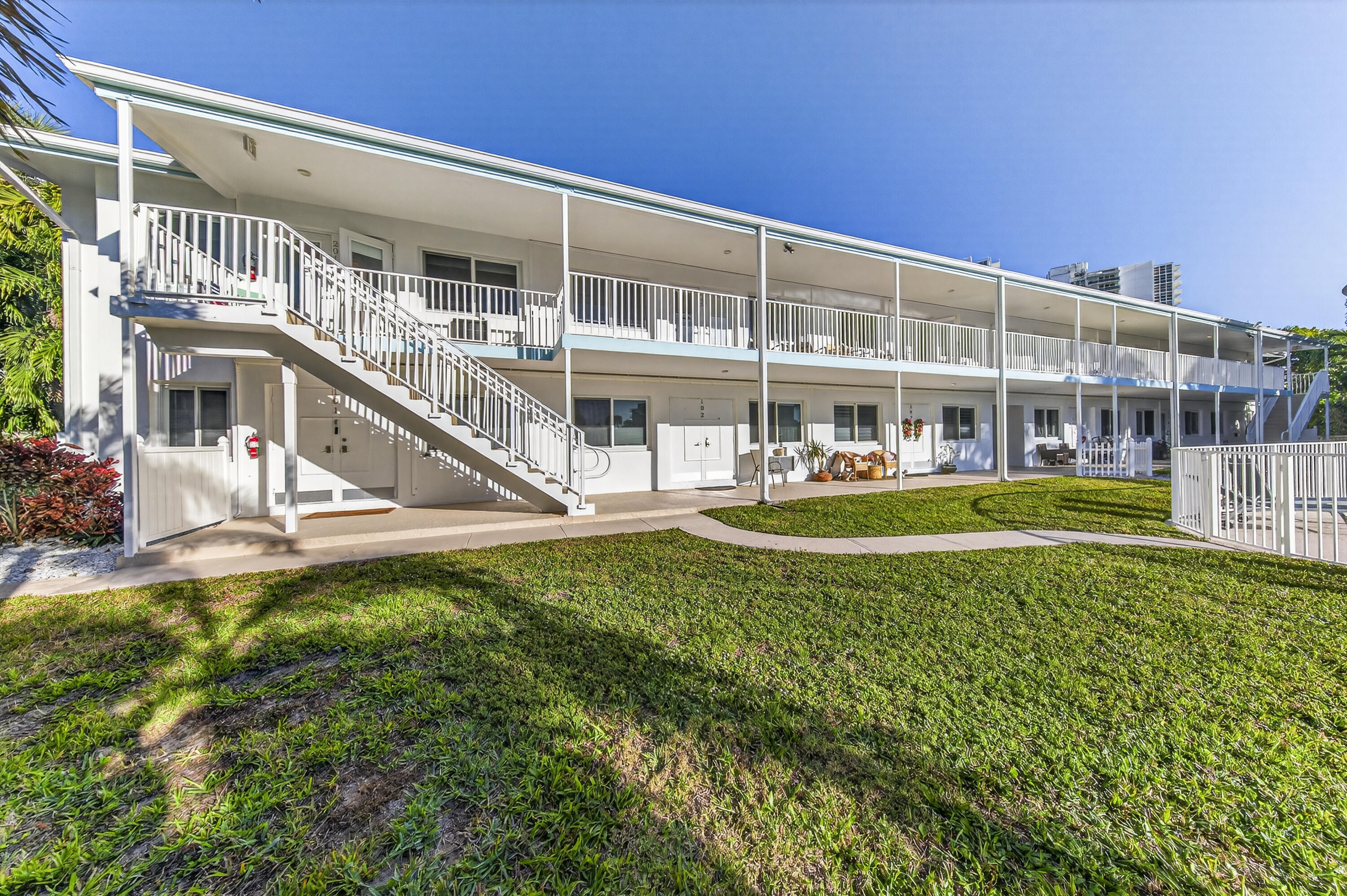 LAUDERDALE BEACH SURF APTS CO-OP - Residential Lease