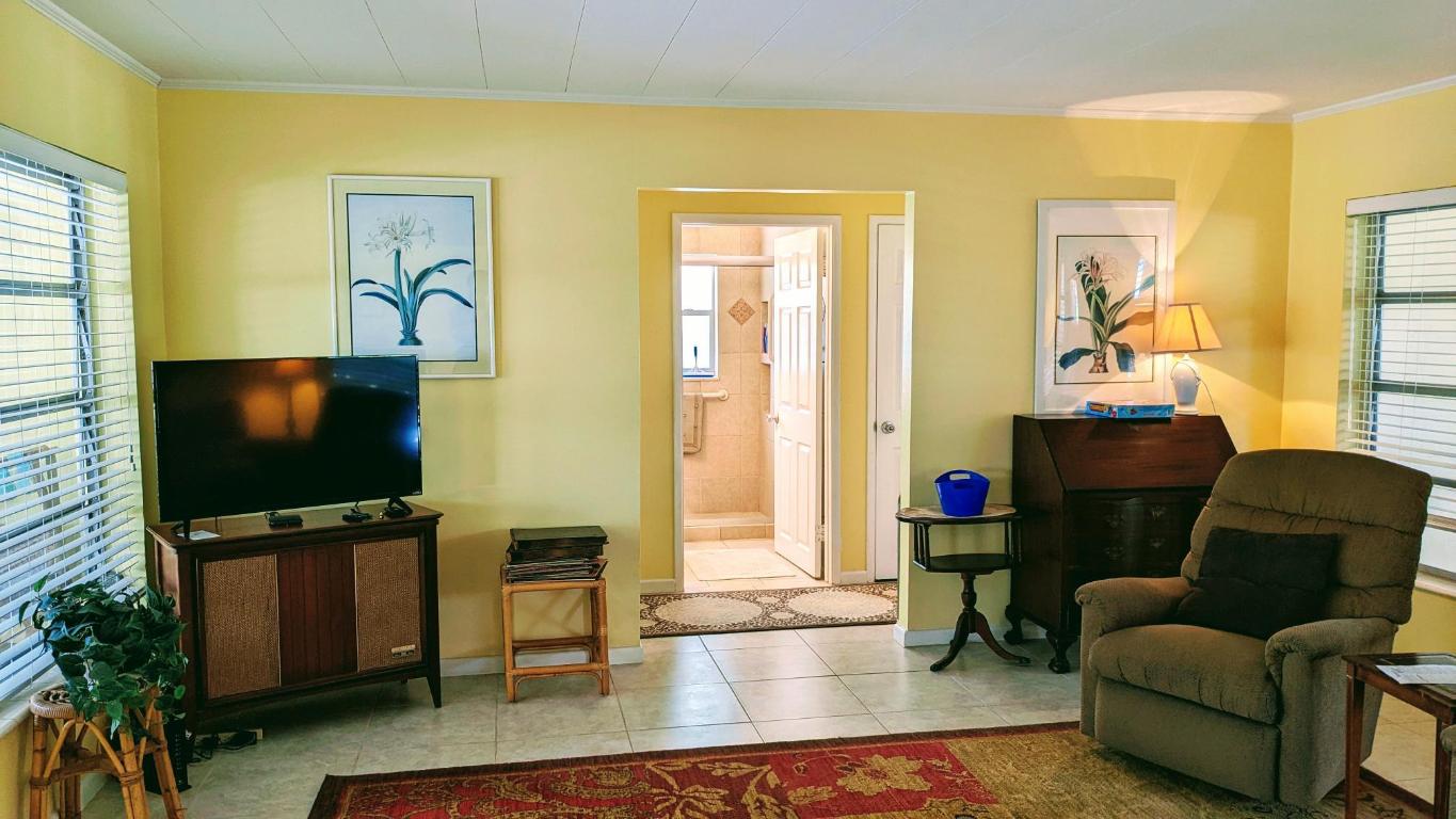 RIVER TERRACE A SUBDIVISION OF - Residential Lease