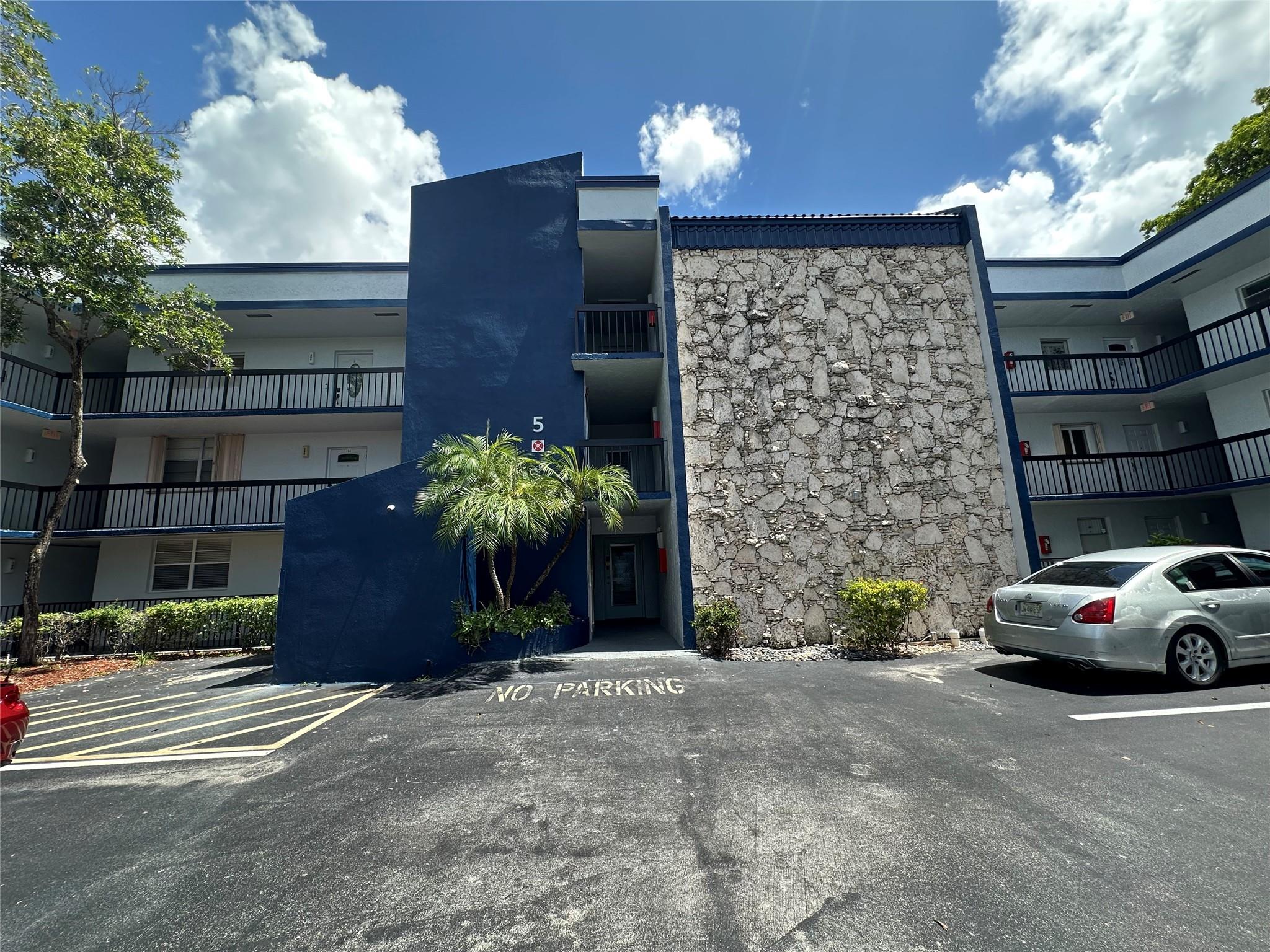 3180 Holiday Springs Blvd 107