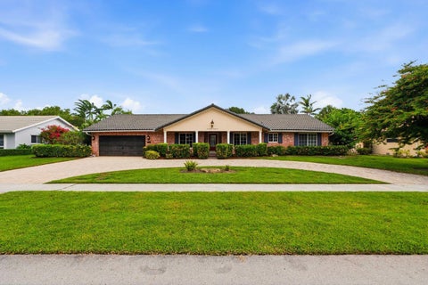 Tiny photo for 7221 SW 7th Street, Plantation, FL 33317 (MLS # B26037324)