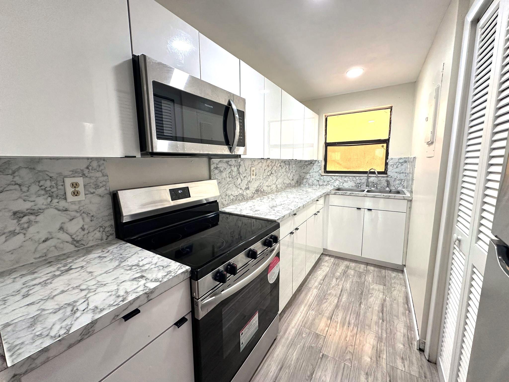 650 NE 149th St F503