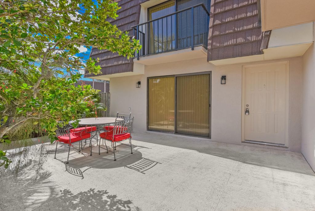 Photo of 2018 20th Court, Jupiter, FL 33477 (MLS # R11160695)