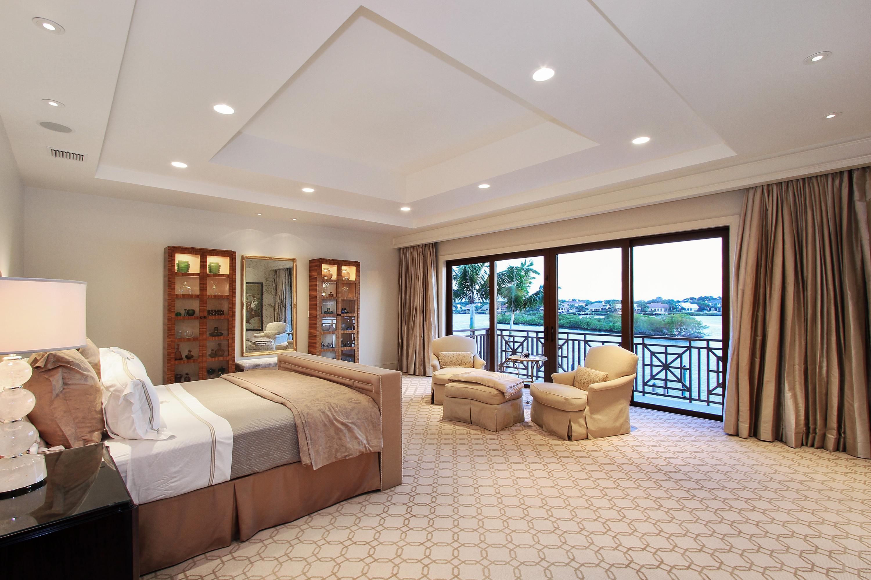 ADMIRALS COVE - Residential