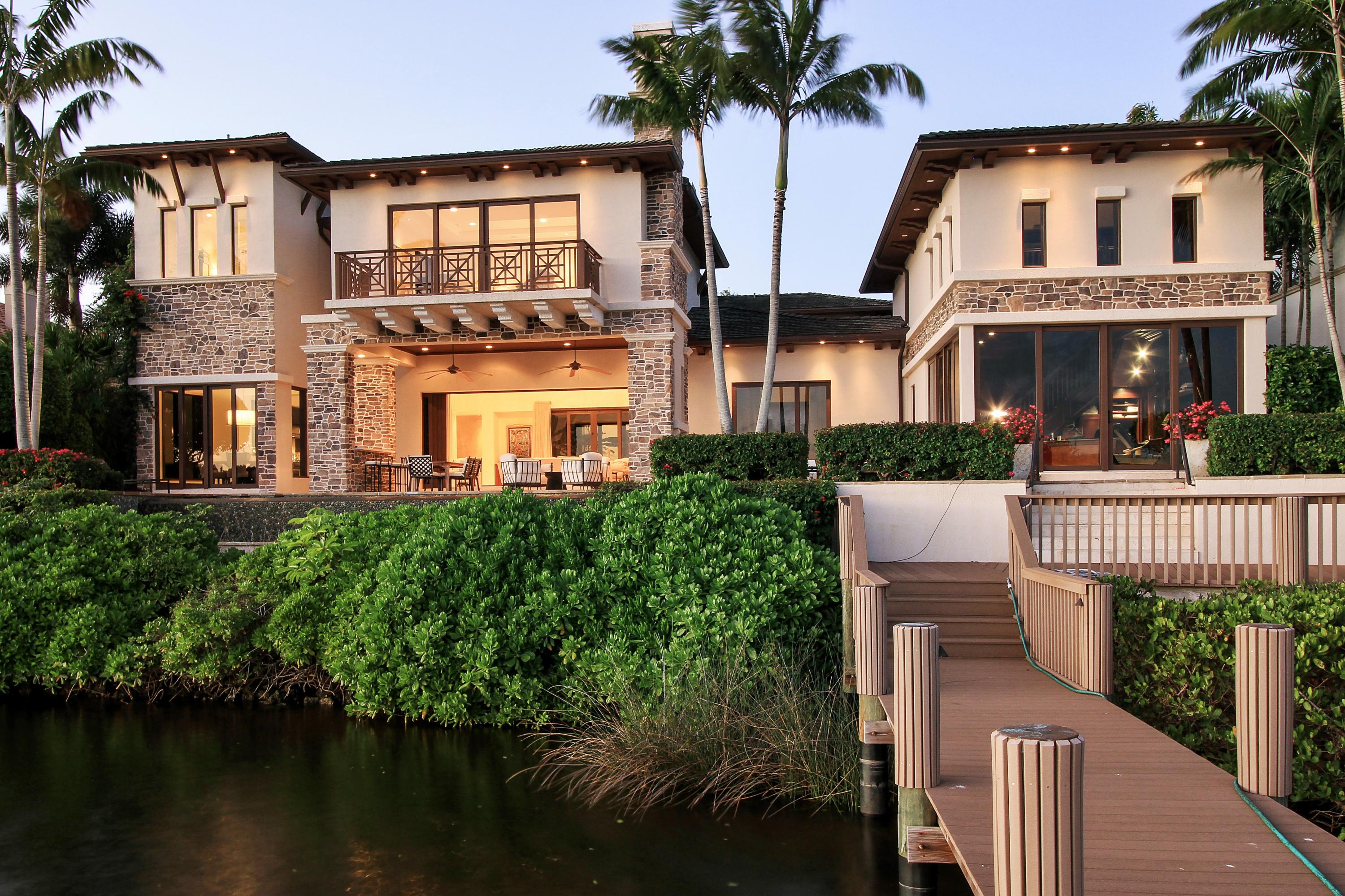 ADMIRALS COVE - Residential