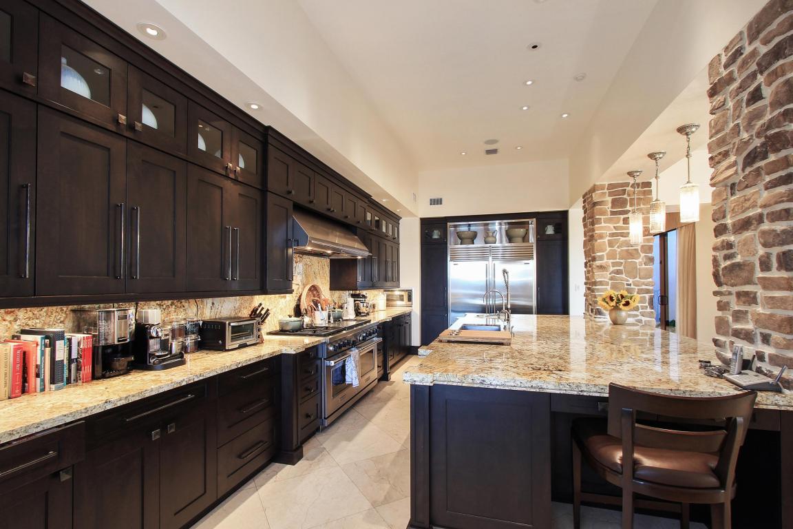 ADMIRALS COVE - Residential