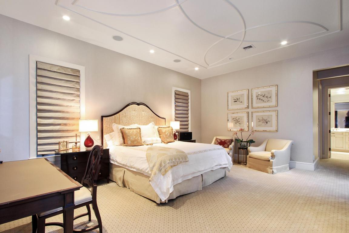 ADMIRALS COVE - Residential