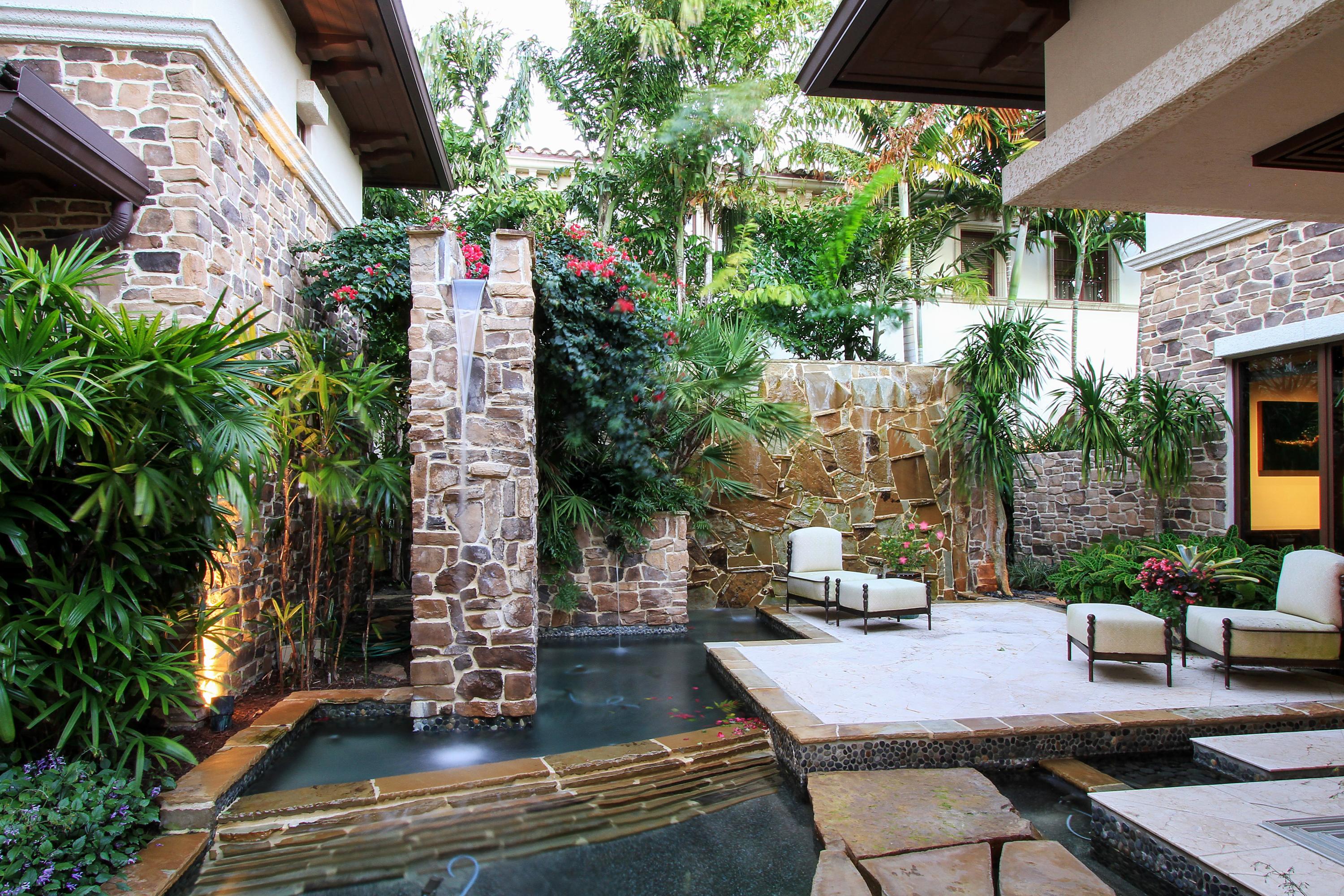 ADMIRALS COVE - Residential