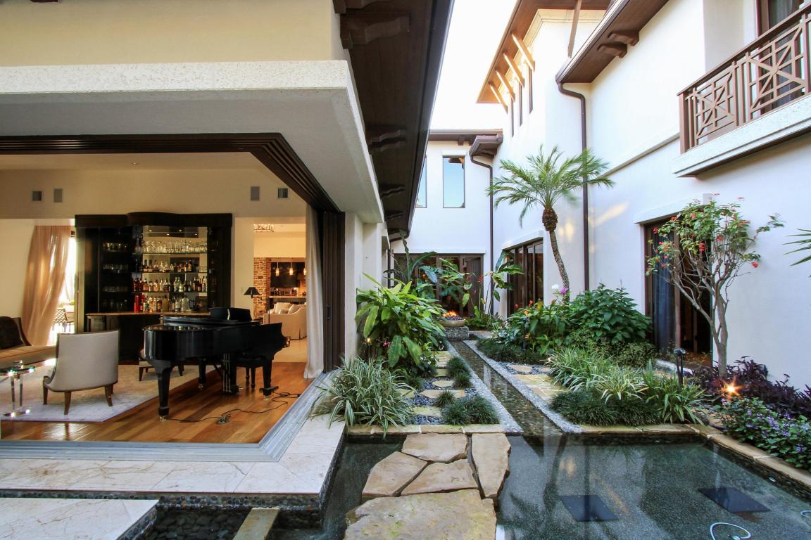 ADMIRALS COVE - Residential