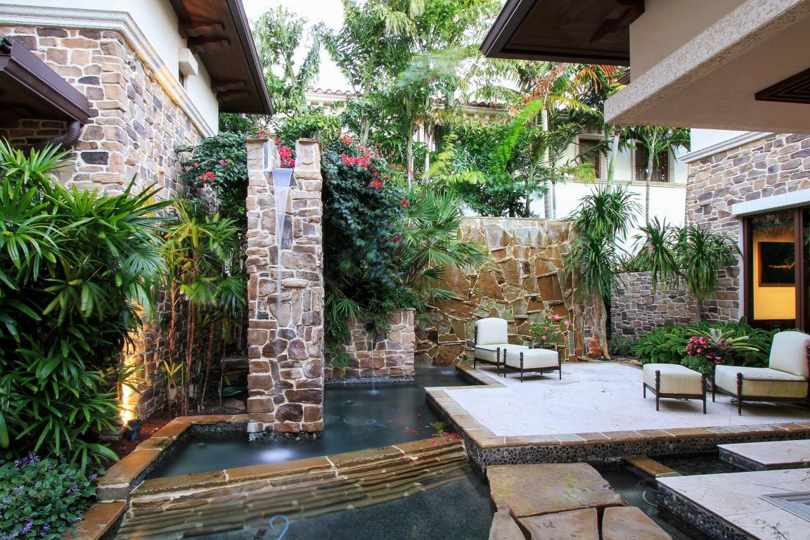 ADMIRALS COVE - Residential