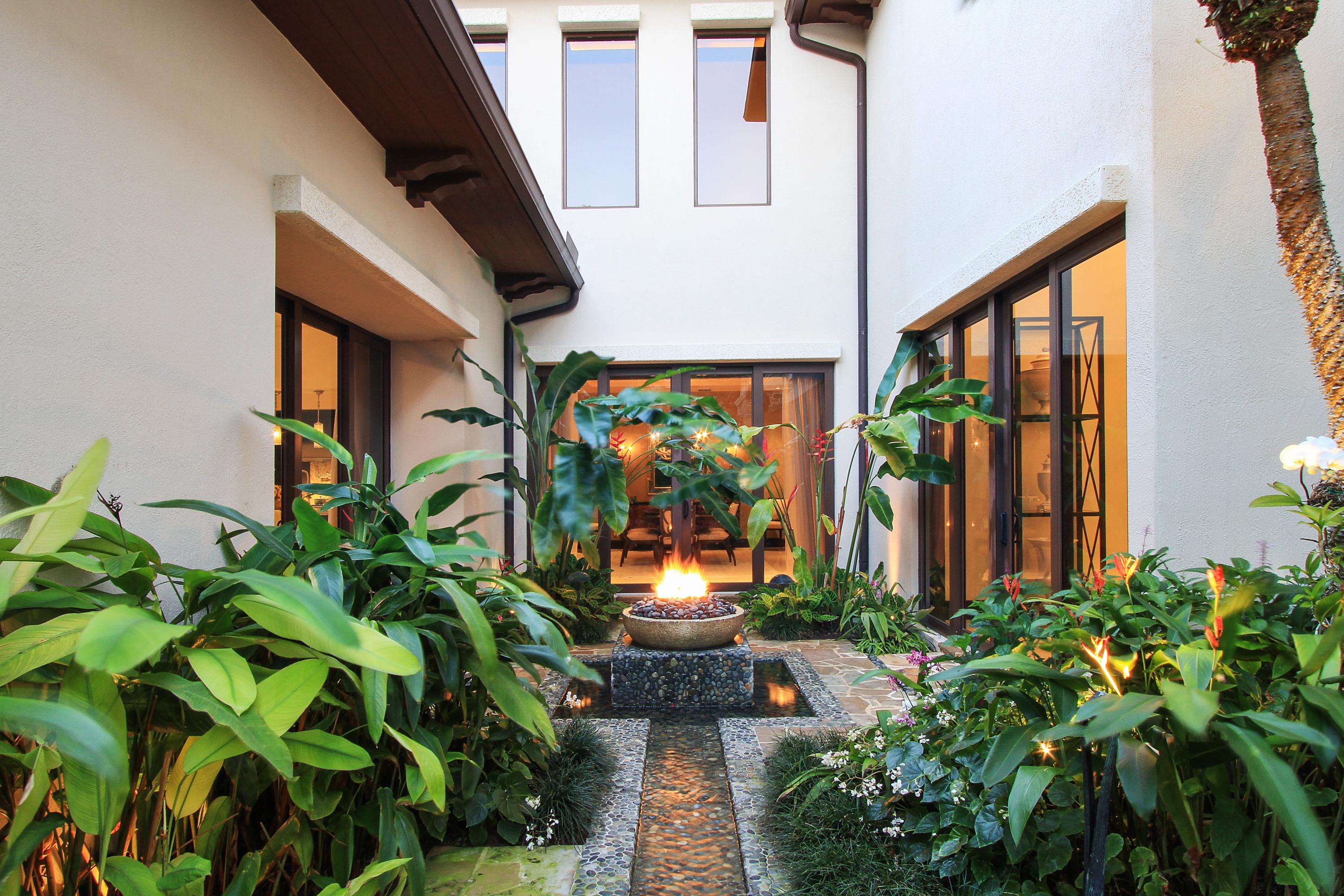 ADMIRALS COVE - Residential