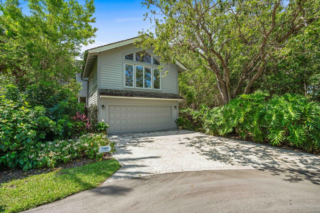 Photo of 7585 SE Jamaican Court, Hobe Sound, FL 33455 (MLS # R10986269)