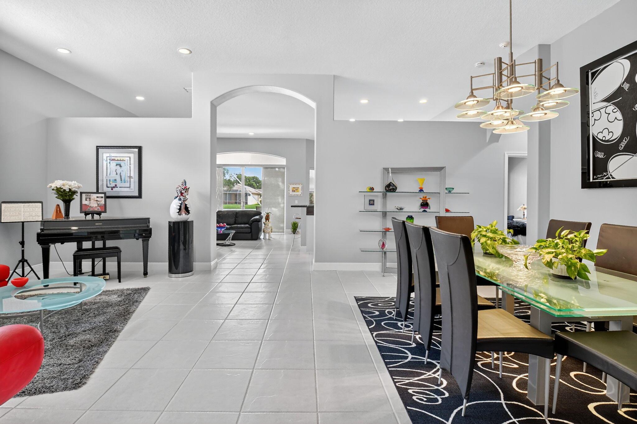 7123 Demedici Circle
