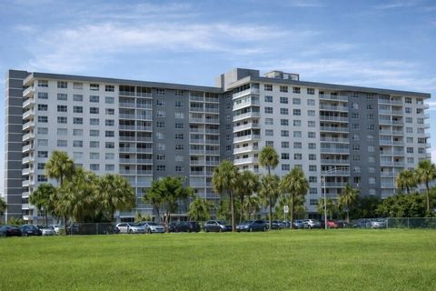 3800 Hillcrest Drive 112 Hollywood FL 33021