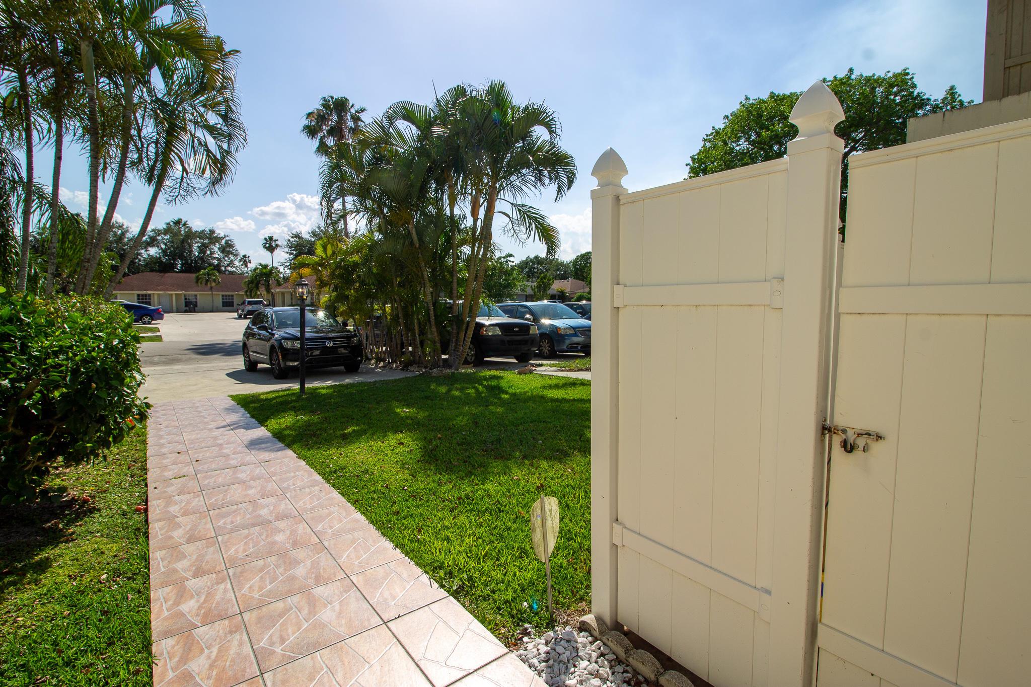 SOUTH SHORE 4 OF WELLINGT - Residential Lease