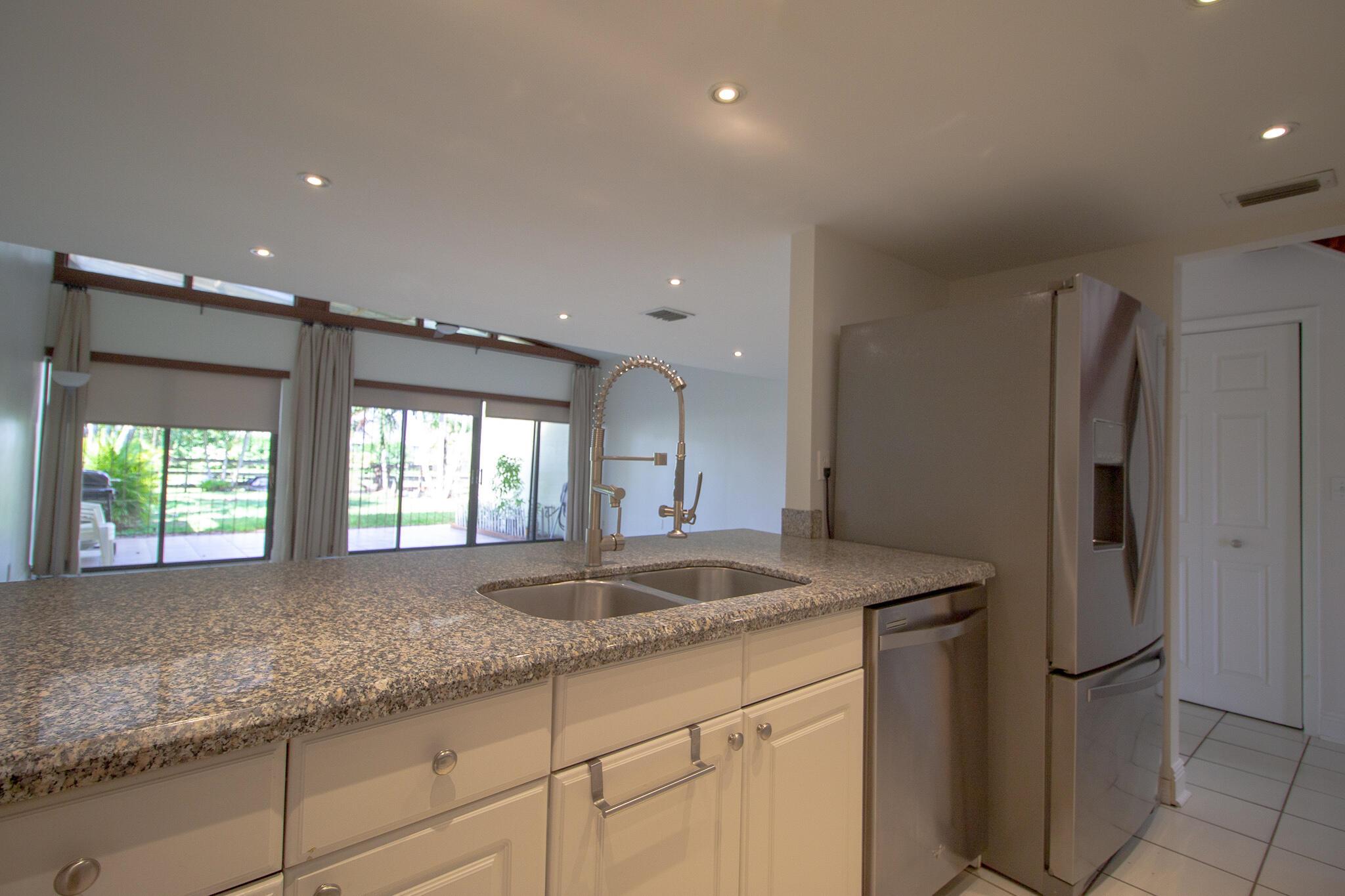 SOUTH SHORE 4 OF WELLINGT - Residential Lease