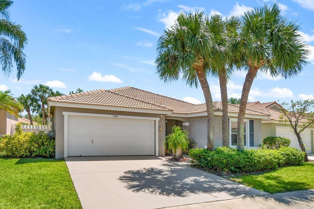 Photo of 5169 Prairie Dunes Village Circle, Lake Worth, FL 33463 (MLS # R11062815)