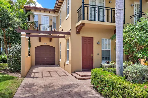 2789 Eagle Rock Circle Unit 210, West Palm Beach, FL MLS: R11085428