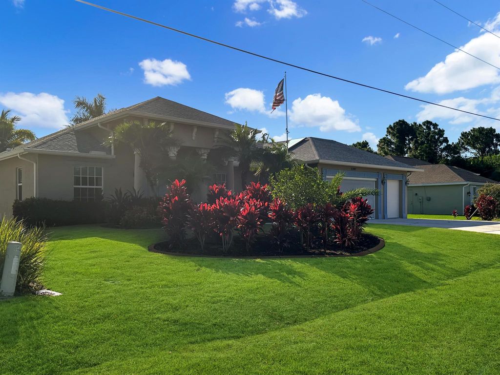 Photo of 5109 Indian Bend Lane, Fort Pierce, FL 34951 (MLS # R11005597)