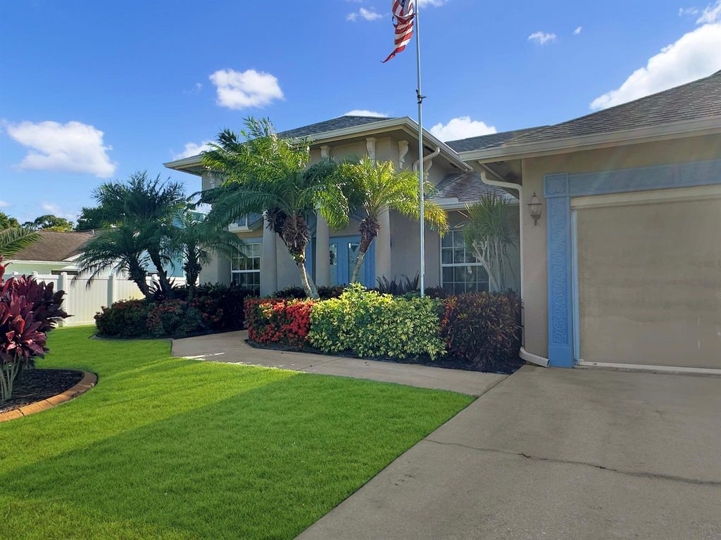 Photo of 5109 Indian Bend Lane, Fort Pierce, FL 34951 (MLS # R11005597)