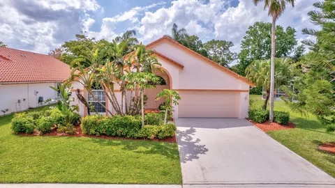 2445 Stonegate Dr, Wellington, FL MLS: R11079583