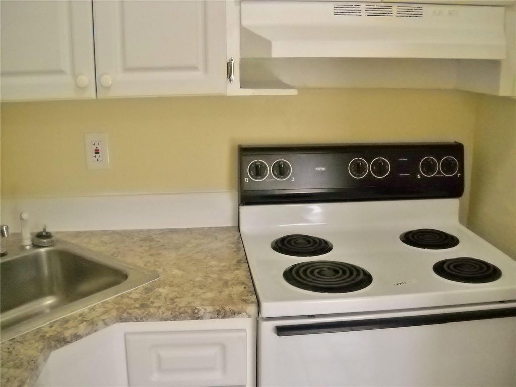 Photo of 3813 SW 13th Court #3, Fort Lauderdale, FL 33312 (MLS # F10520292)