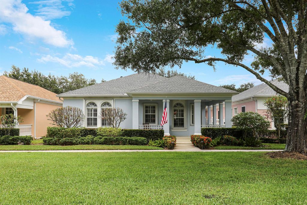 Photo of 117 Poinciana Drive, Jupiter, FL 33458 (MLS # R11114548)