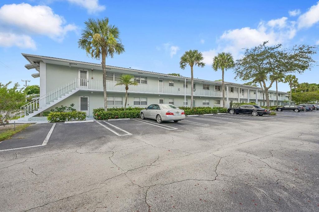 Photo of 2340 SW 22nd Avenue #306, Delray Beach, FL 33445 (MLS # R11126251)