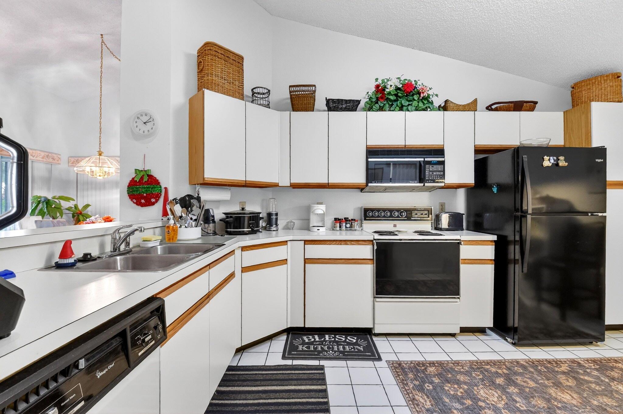 LUCERNE PARK CONDOS 1, 1A - Residential