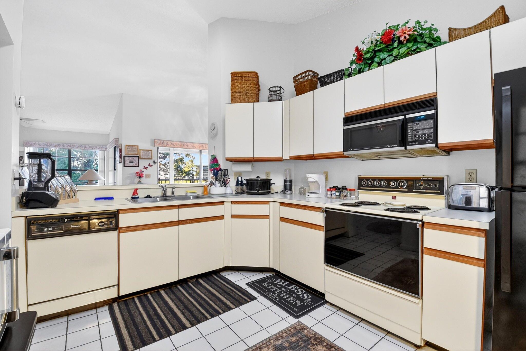 LUCERNE PARK CONDOS 1, 1A - Residential