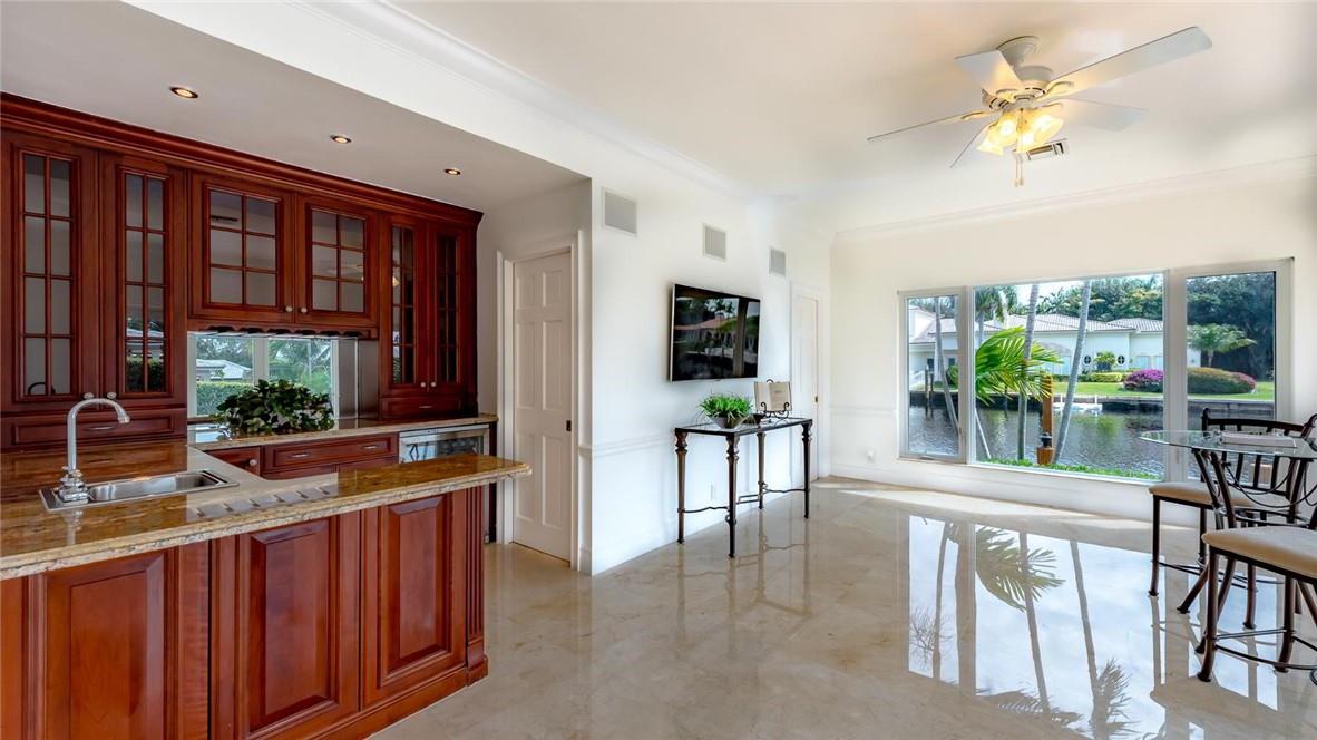 BAY COLONY - Residential